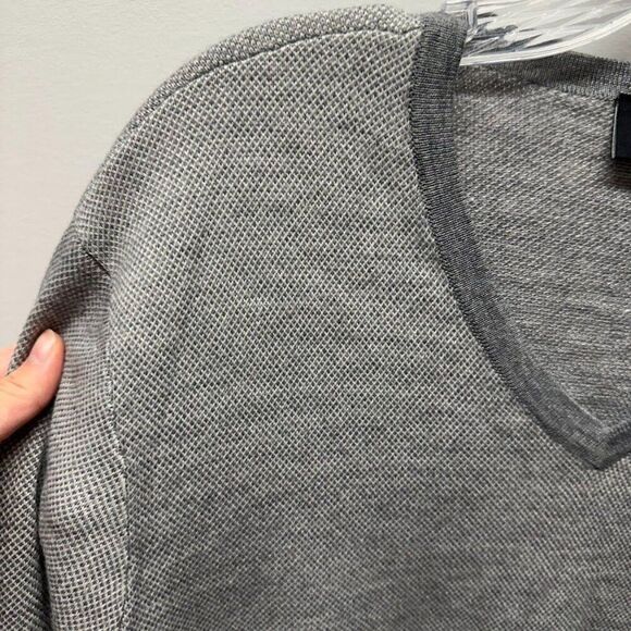 Calvin Klein Men's Merino Wool Blend V-Neck Sweater | Gray Size Large - Picture 6 of 12